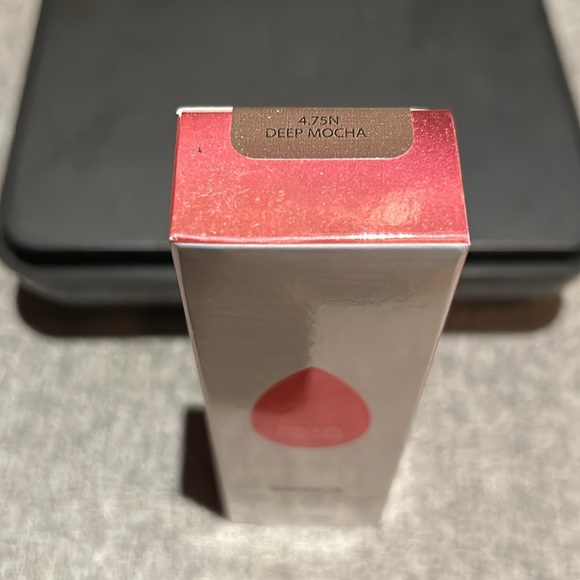 BeautyBlender BOUNCE Concealer 4.75N Deep Mocha - Picture 3 of 4